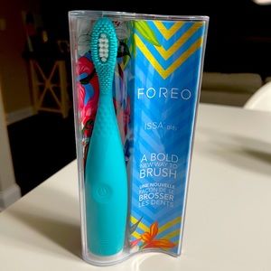 FOREO ISSA play Silicone Electric Toothbrush